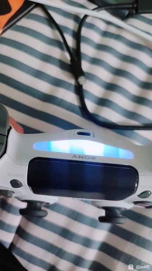 PS4手柄闪烁白光