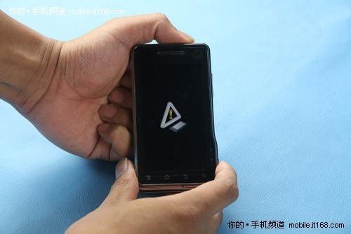 相机镜头卡住了不出来