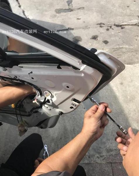 大众车门拉手拆开方法截图
