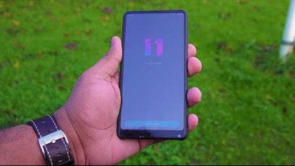 mix2更新MIUI11开机