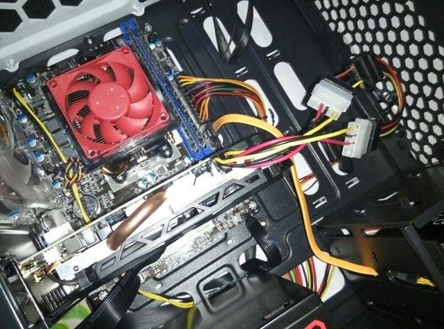 电脑能插两张显卡吗缩略图