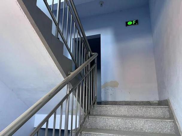 高层建筑的楼梯间