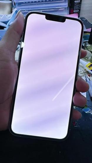 iphone突然白屏