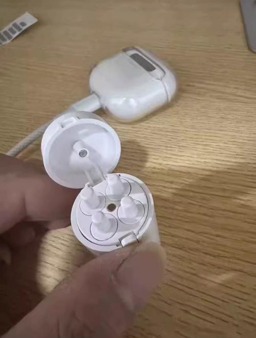 苹果蓝牙耳机清理污垢