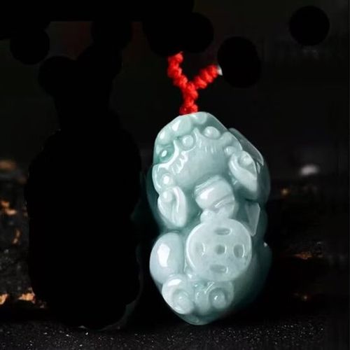 男人戴玉好还是翡翠好
