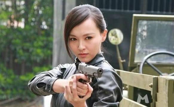 女游枪戏僵