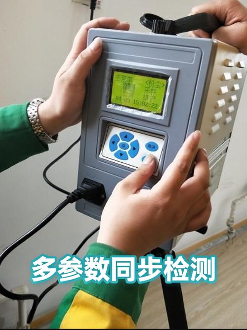 灯的亮度看什么参数