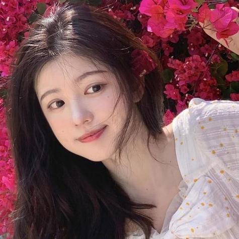 美女温柔头像图片缩略图