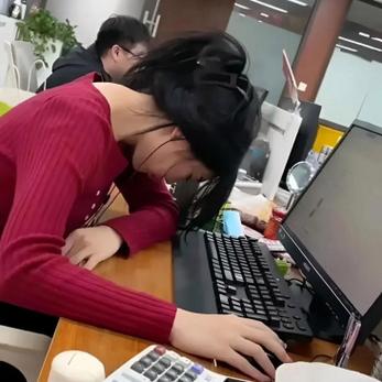 公司摸鱼
