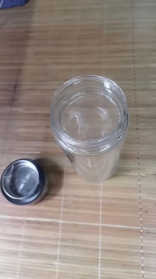 玻璃杯裂开了还能用吗