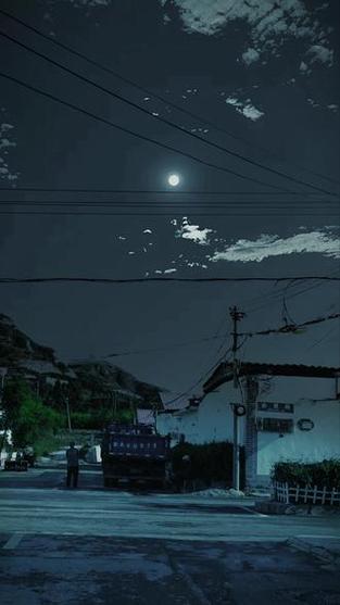 儿时月亮回忆感悟短句