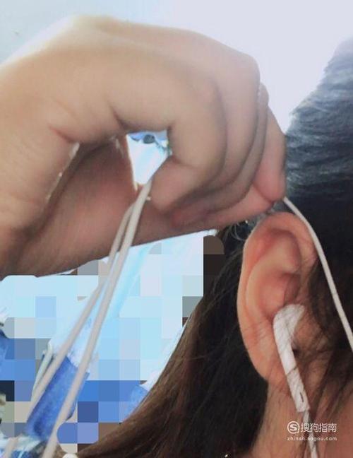 怎么把耳机固定在下巴