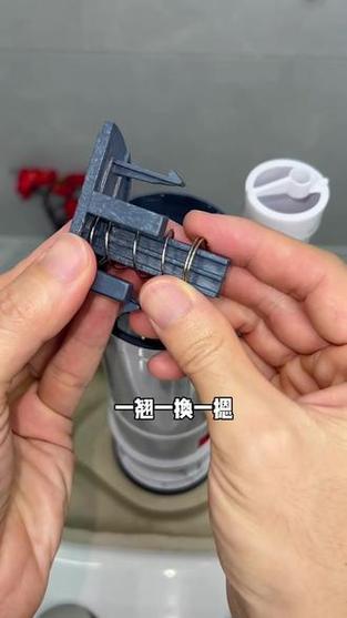 马桶按钮不回弹怎么修