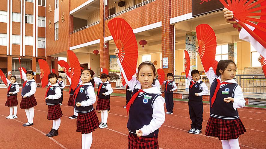 最近火爆的小学生课间舞