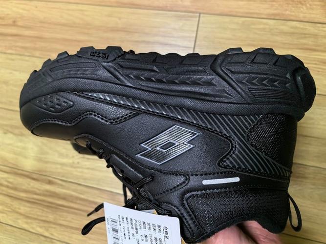 乐途鞋为什么突然便宜了