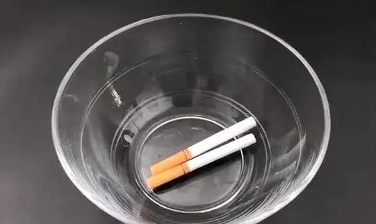 烟泡水了晾干还能抽吗