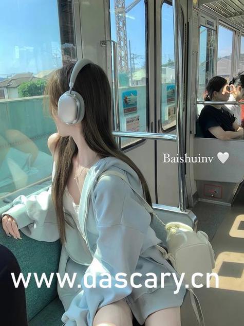 重生少年猎美破解版缩略图