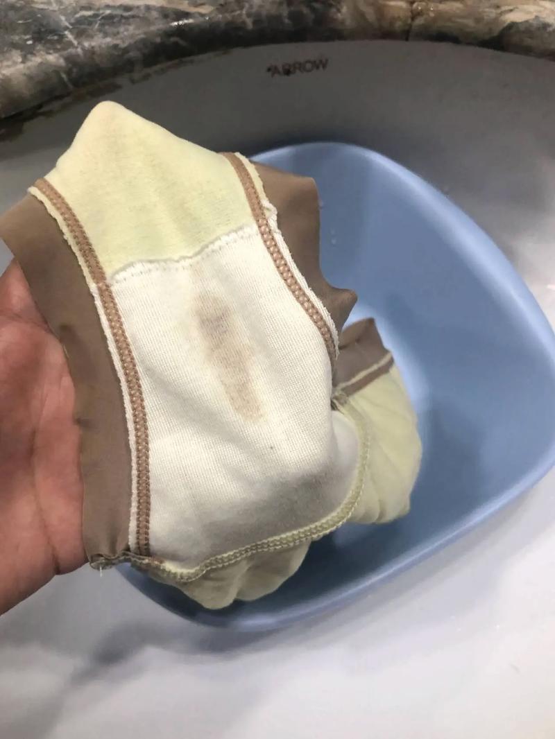 内裤洗后裆部变红还能穿吗截图
