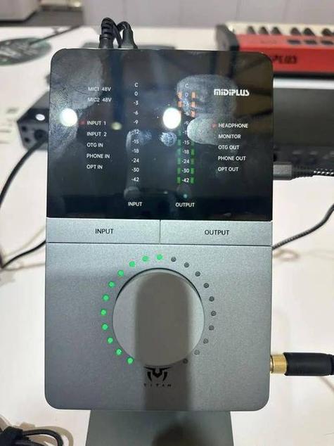 雅兰仕声卡和十盏灯声卡哪个好