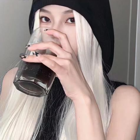 个性头像女生霸气冷酷图标