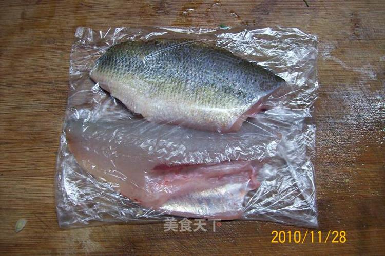 鲈鱼没吃完放冰箱第二天可以吃吗缩略图