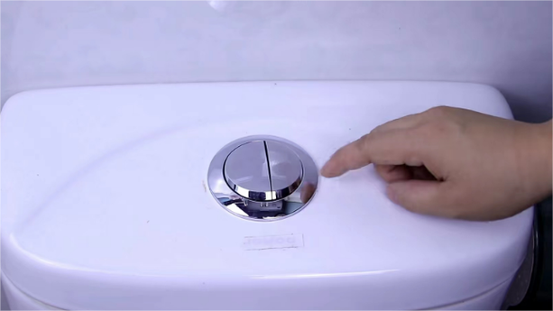 马桶冲水按钮太硬
