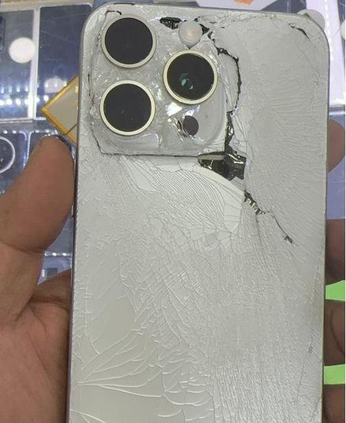 iphone摔了震动声音大