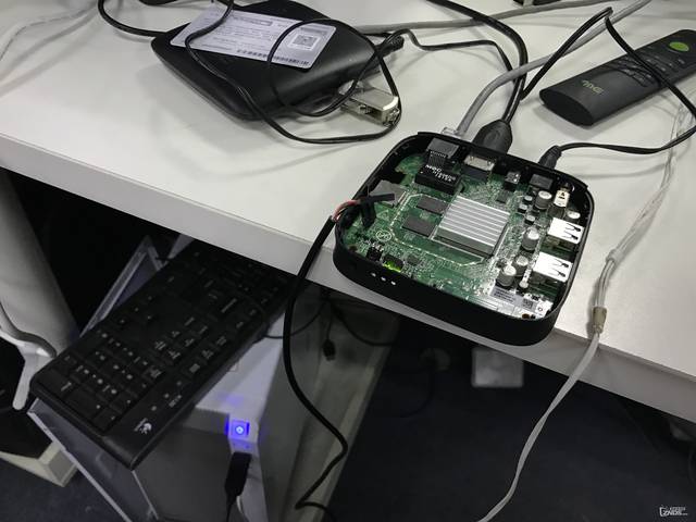 华为悦盒只有开机画面