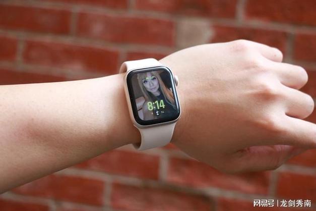 中年男人戴苹果手表好吗