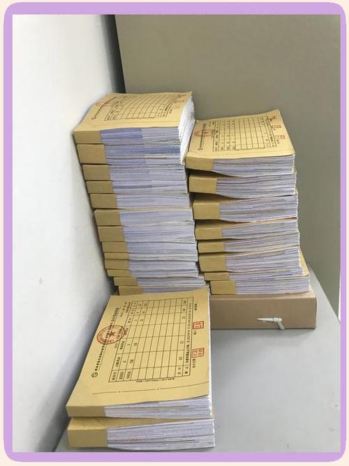 装订凭证的塑料管怎么卸下来