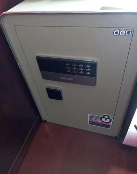 得力保险箱电池怎么开截图