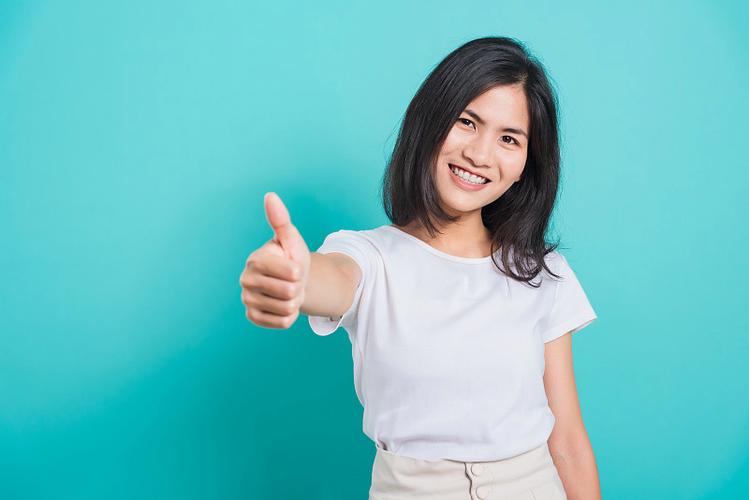 女生发大拇指什么意思缩略图