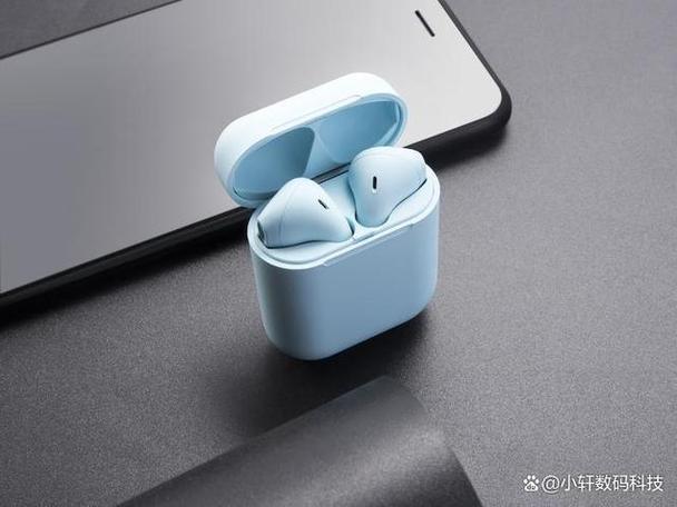 i12充电仓怎么给耳机充电