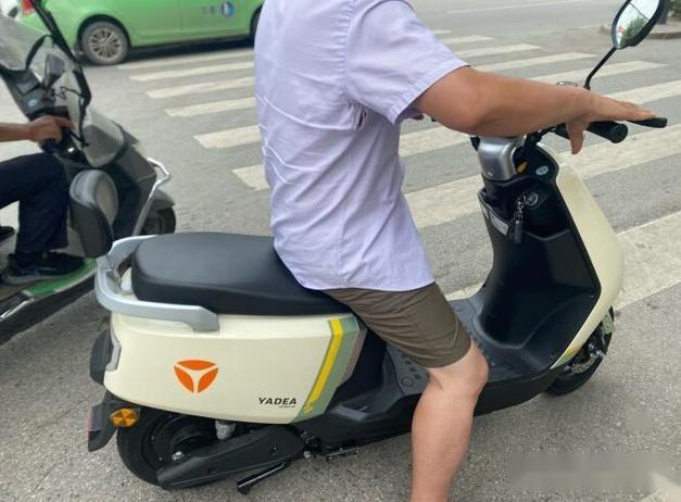 雅迪莱达蓝牙开关在哪里打开截图