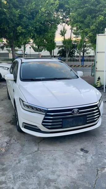 比亚迪秦19款燃油版图标
