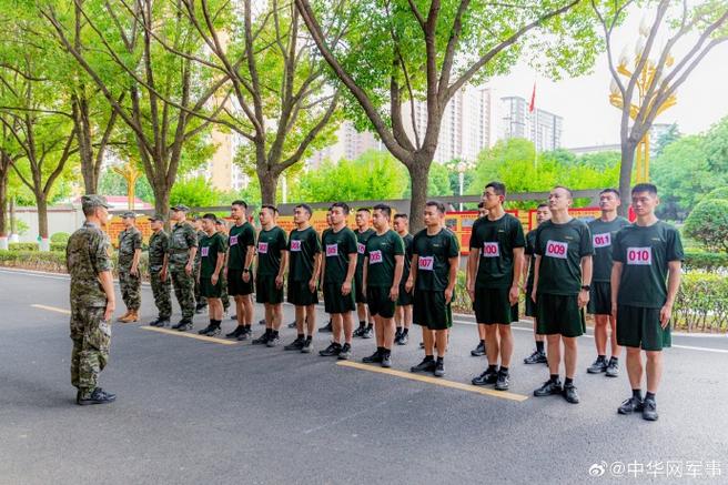 为什么三军不跟武警打