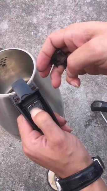 电热水壶开关弹簧安装图截图