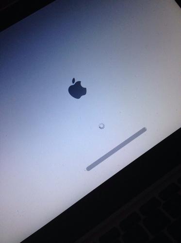macbookpro能开机但黑屏