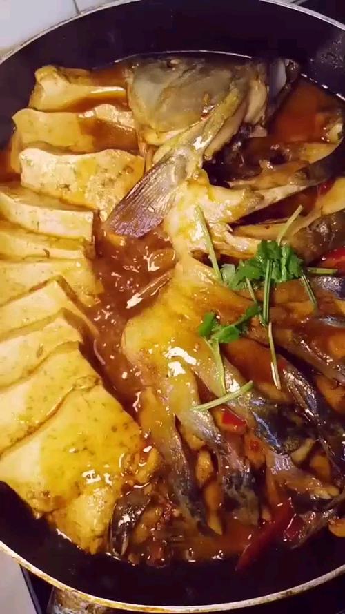 鲤鱼焖豆腐的家常做法 简单