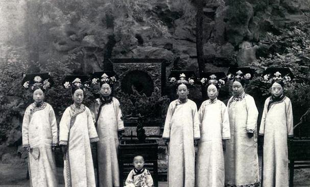 宫女是不准出宫的截图