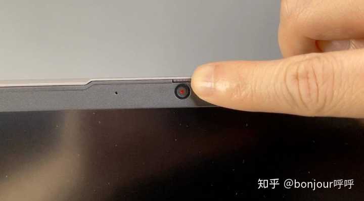 联想小新摄像头挡板往哪边是关