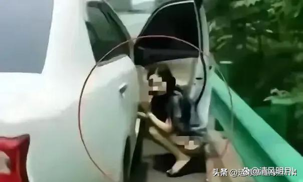 街头解手美女真实照片