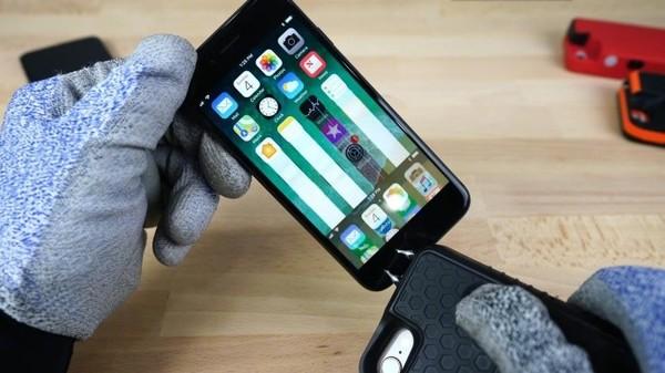 iPhone8充电会跳屏