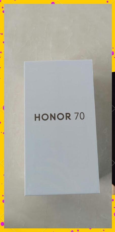 荣耀70顶部的小孔是什么缩略图