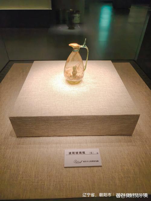 QQ怎么存照片不发动态