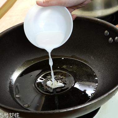 炸完东西的油应该怎么处理