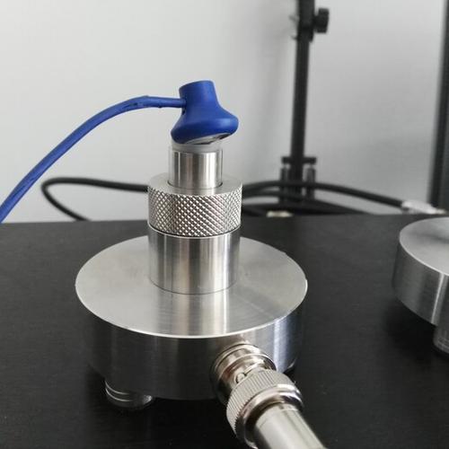 充电器头有滋滋的声音