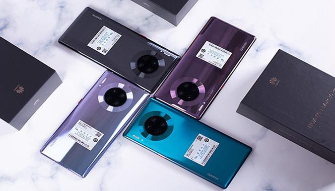 华为mate30pro顶部两个孔
