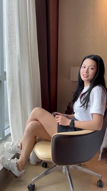 演员小月月个人简历截图