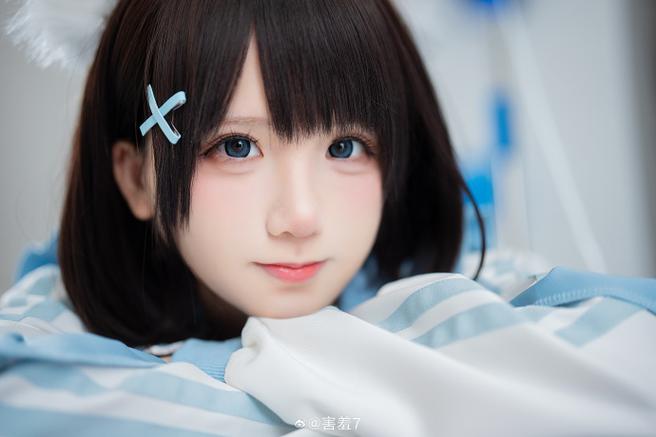 害羞7和岩壁生图片